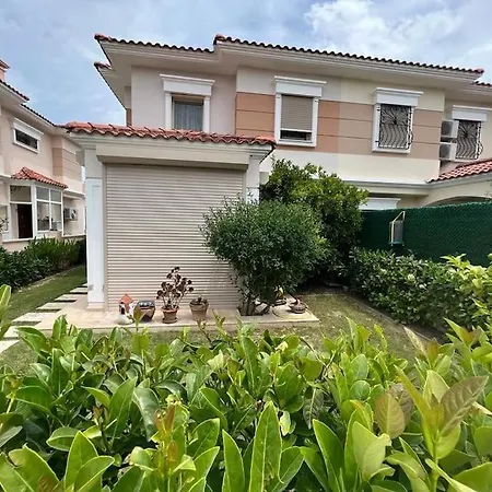 Feriehus Alacati Carsida, Oezel Havuzlu 4 Odali Izmir Size Iyi Gelecek Çeşme